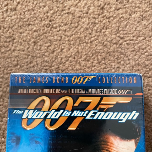 007 James Bond The World Is Not Enough (VHS 1999) NEW & SEALED (MGM WATERMARK) - Picture 2 of 7